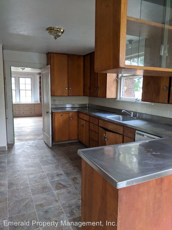 3795 East 22nd - Photo 2 of 15