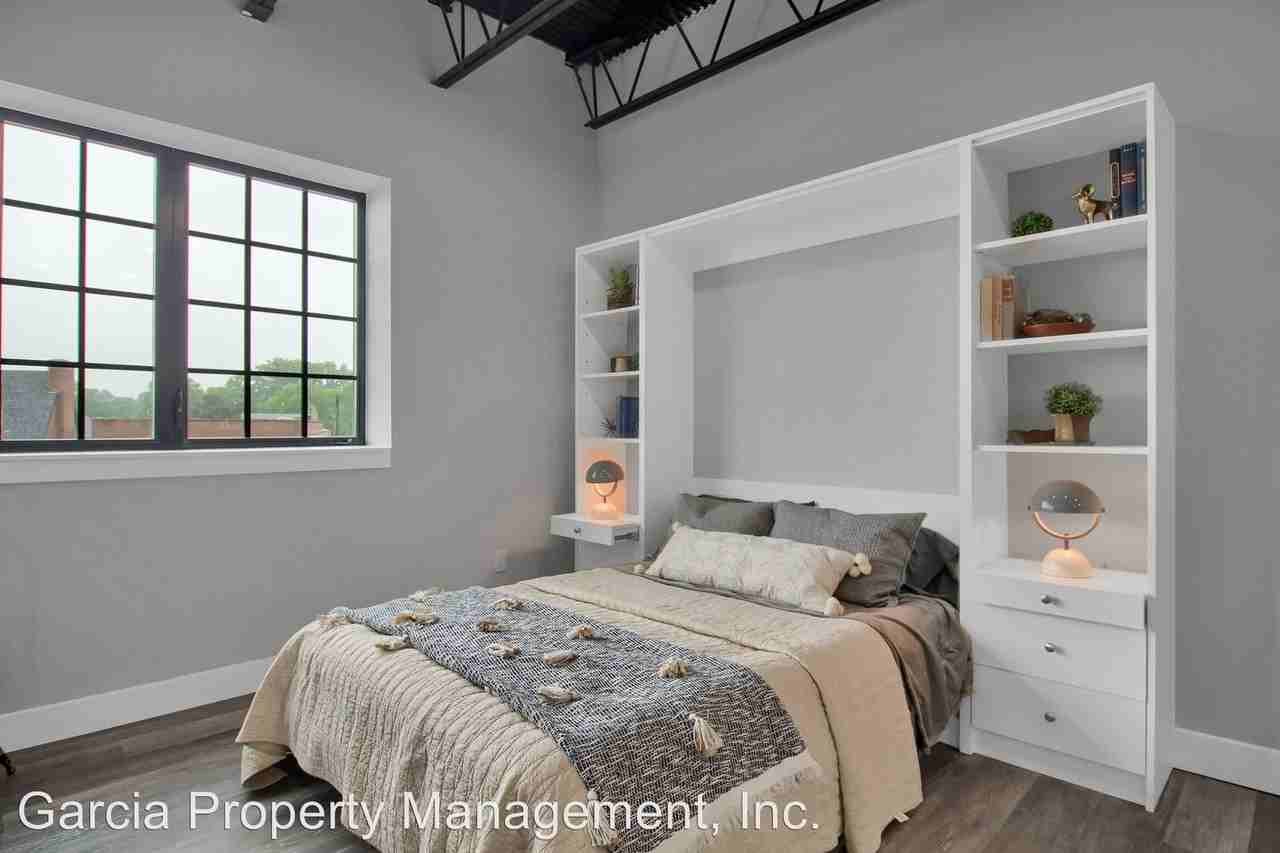 4650 Hampton Avenue - Photo 3 of 15