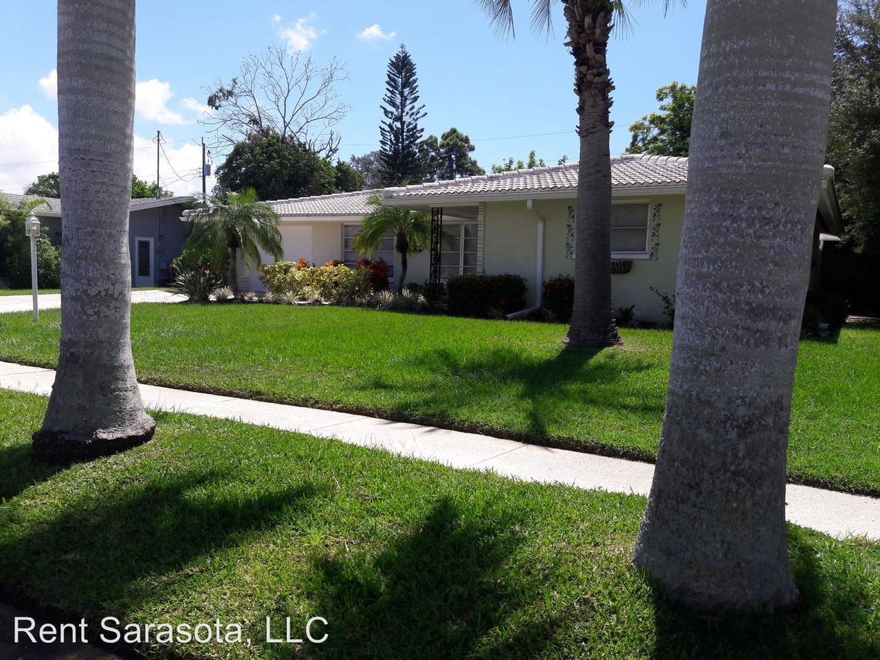 2410 Bridgewater Lane - Photo 3 of 23