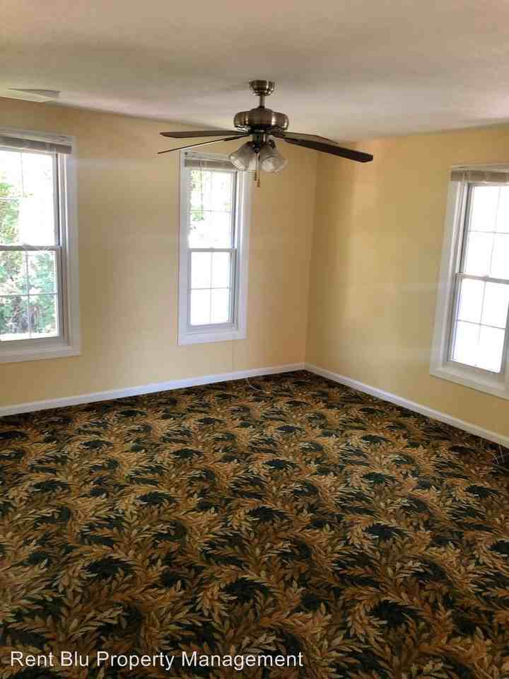 5305 West River Drive Ne - Photo 3 of 26