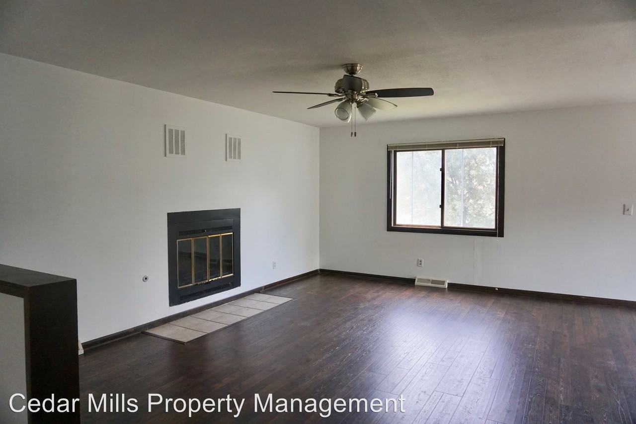 1609 N Main - Photo 2 of 8