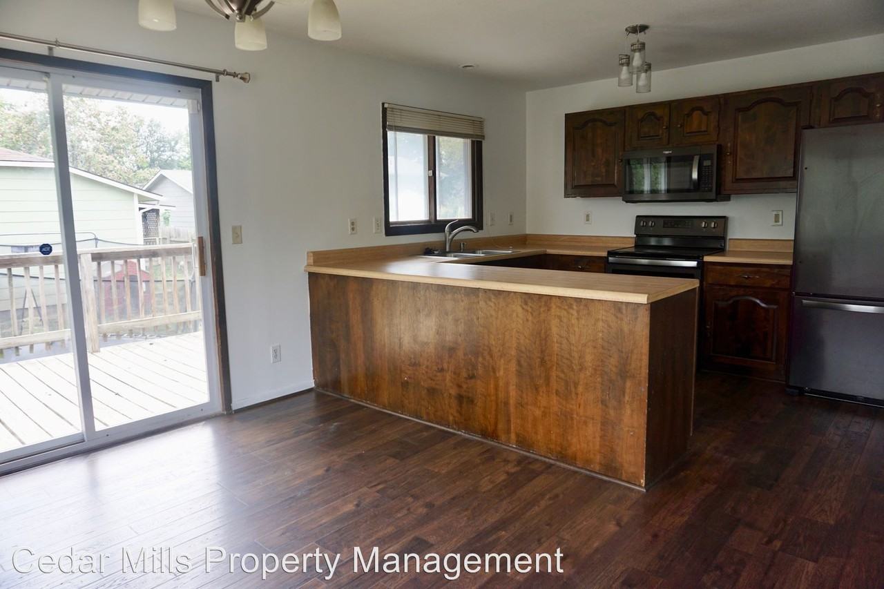 1609 N Main - Photo 3 of 8