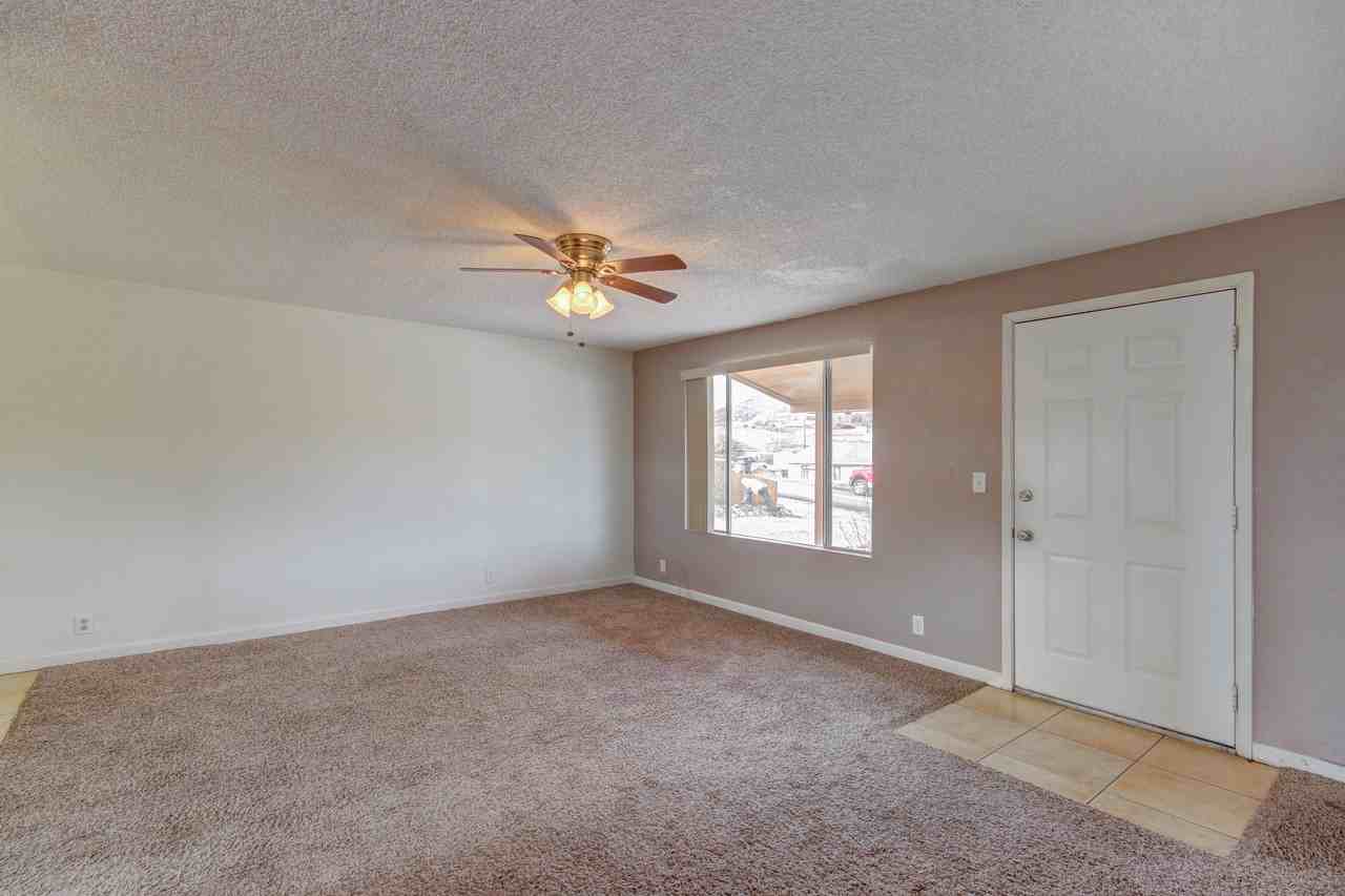 2545 Hill St - Photo 3 of 11