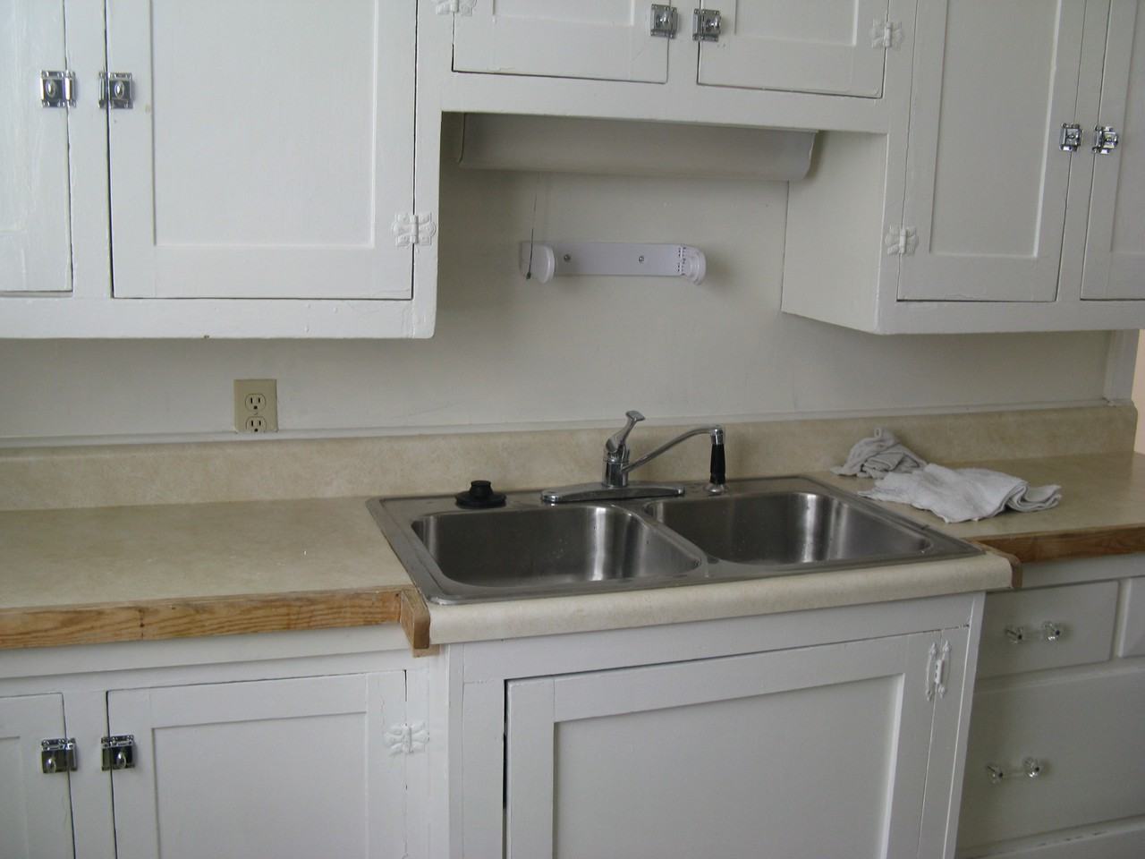 1656 Detroit St - Photo 2 of 4