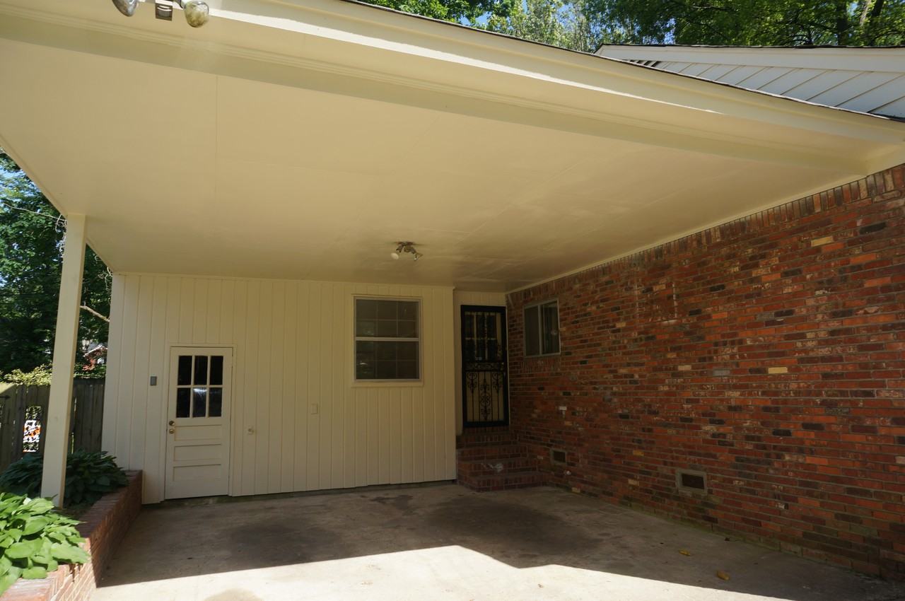 3002 Scotland Rd - Photo 2 of 23