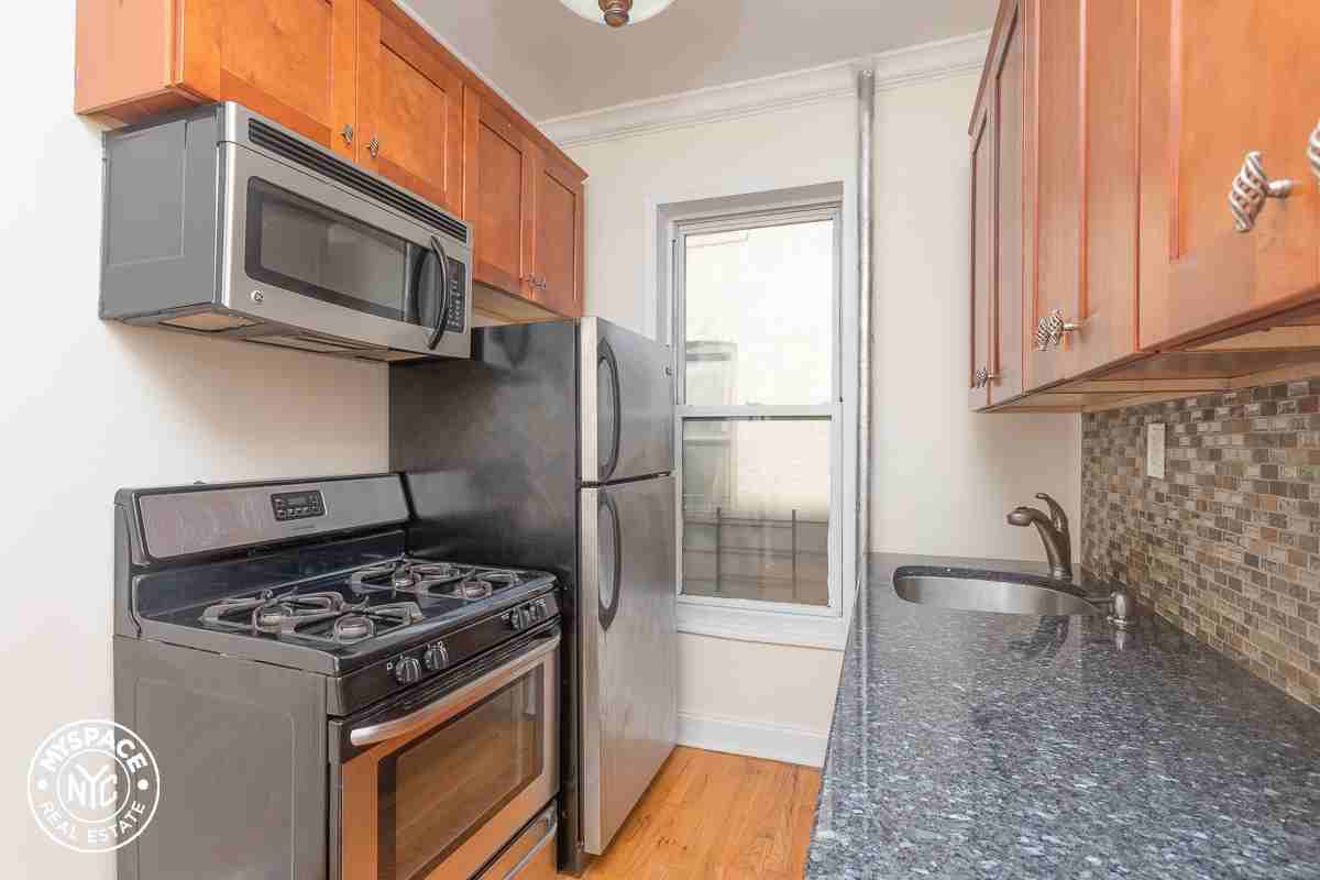 864 Nostrand Ave #4