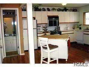 7 Village Green - Photo 2 of 24