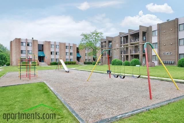 College Park Apartments - Photo 2 of 11