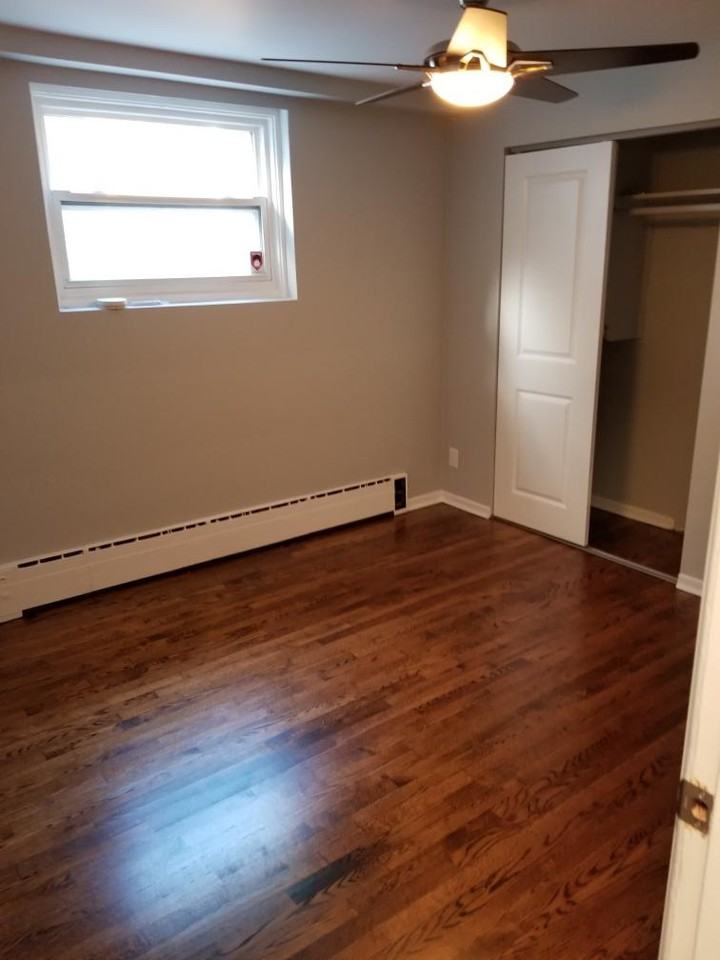 401 Quebec Avenue - Photo 4 of 8