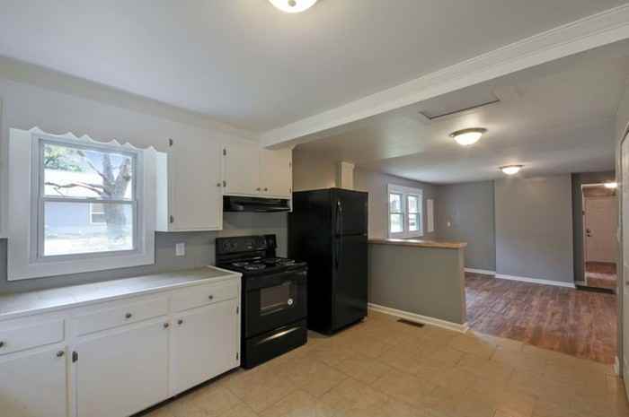 123 James Street - Photo 2 of 10