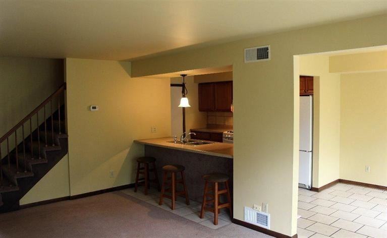 625 Wellington Dr - Photo 2 of 18