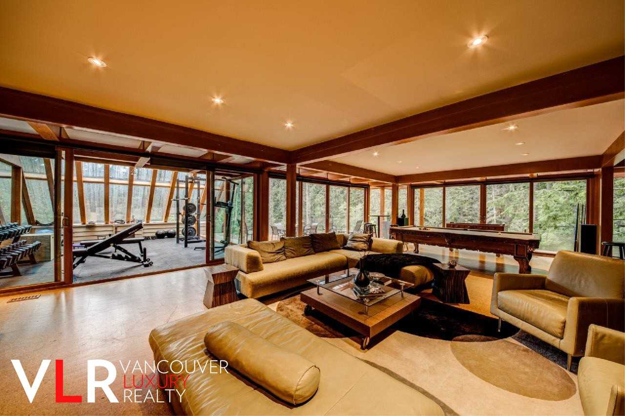 2441 Riverside Drive West - Photo 2 of 8