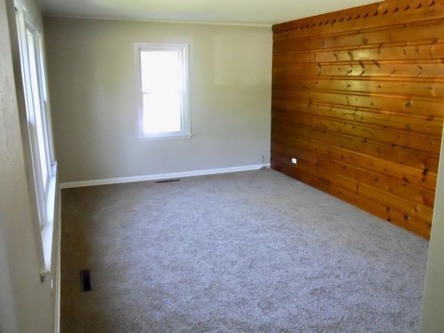 407 Adams - Photo 3 of 13