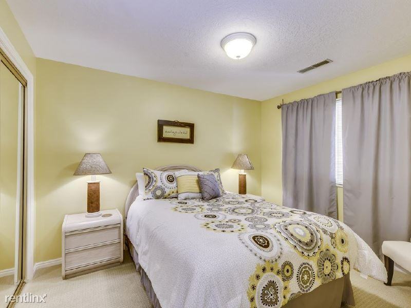 3041 E 49th St - Photo 2 of 4