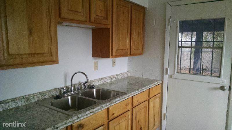 826 W Macarthur St - Photo 3 of 11