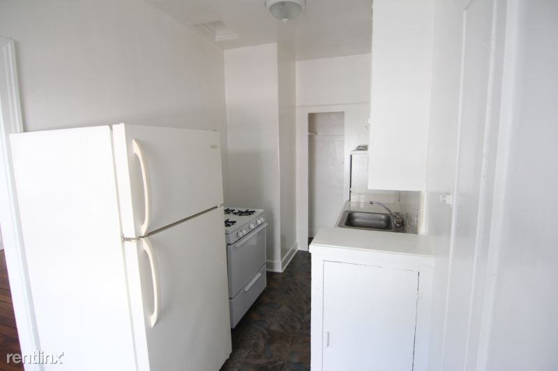 1623 N Mariposa Ave 105 - Photo 3 of 21