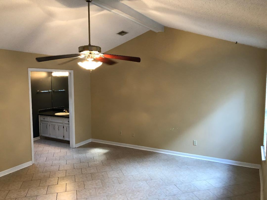 18 Darcy Ct - Photo 3 of 16