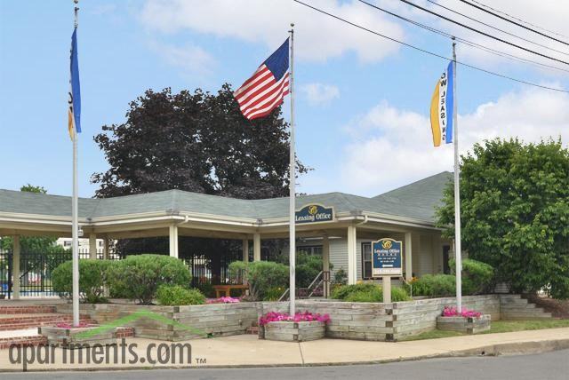 Commons at Fallsington - Photo 3 of 17