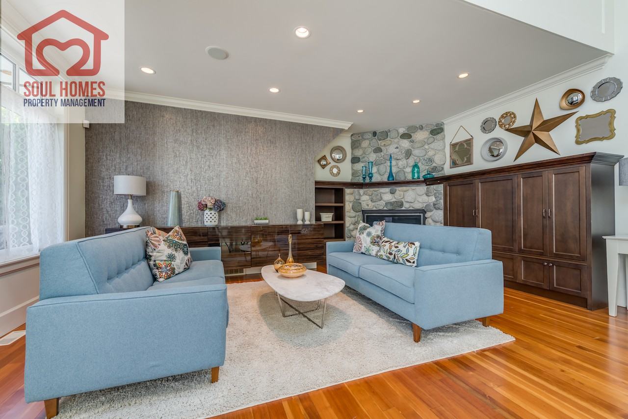 840 16th Street East - Photo 3 of 25