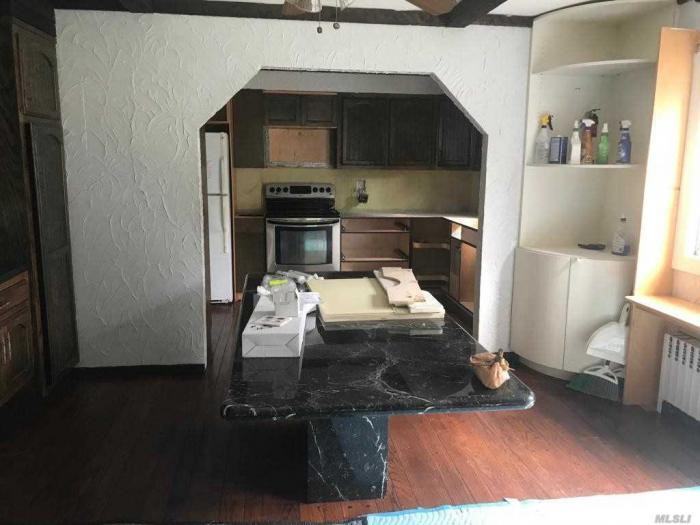761 Jackson Ave - Photo 2 of 7
