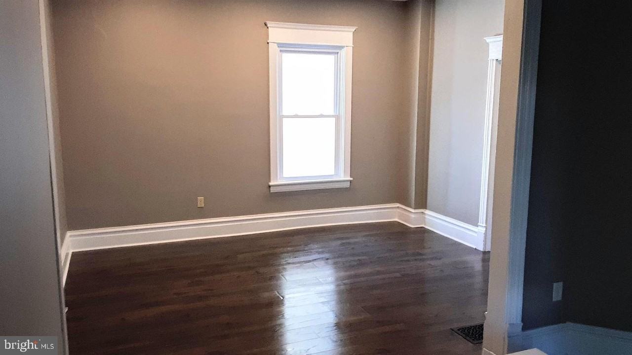 68 N 9th Street - Photo 3 of 10