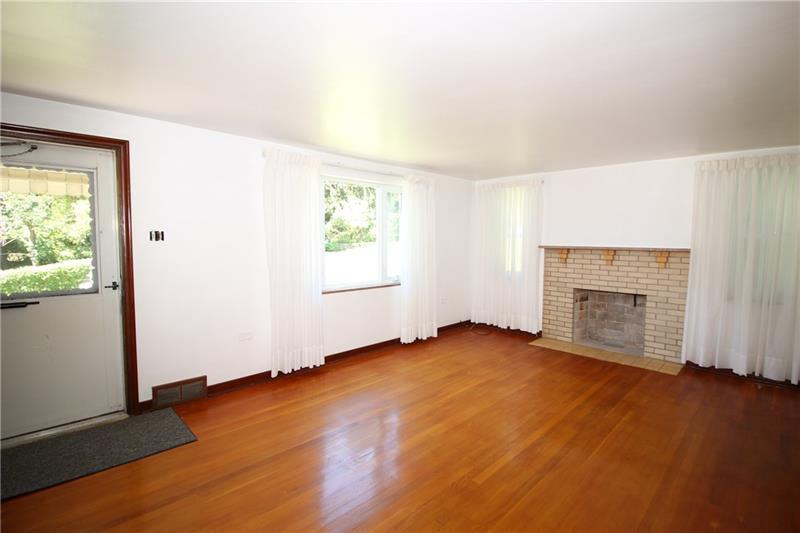 3361 Gibsonia Rd - Photo 2 of 19