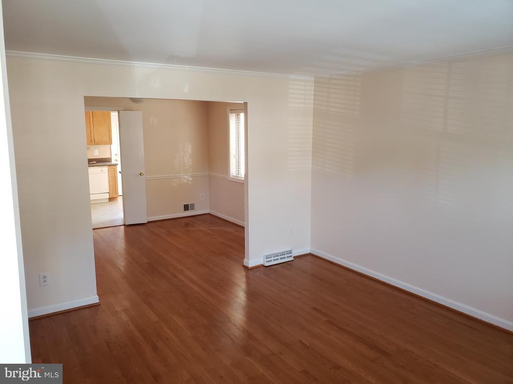 19 E Myrtle Street - Photo 3 of 20