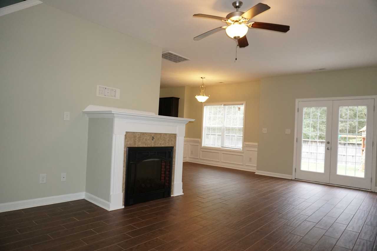 419 Lake Edge Ln - Photo 2 of 29