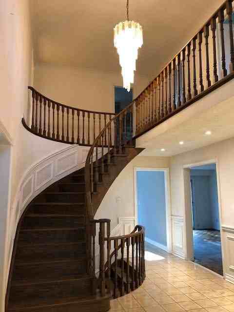 131 Sydel Crescent - Photo 2 of 8