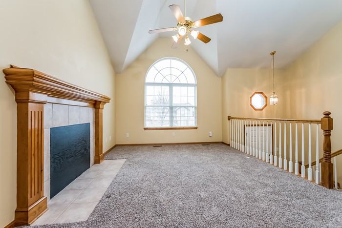 11127 North Lewis Avenue - Photo 3 of 8
