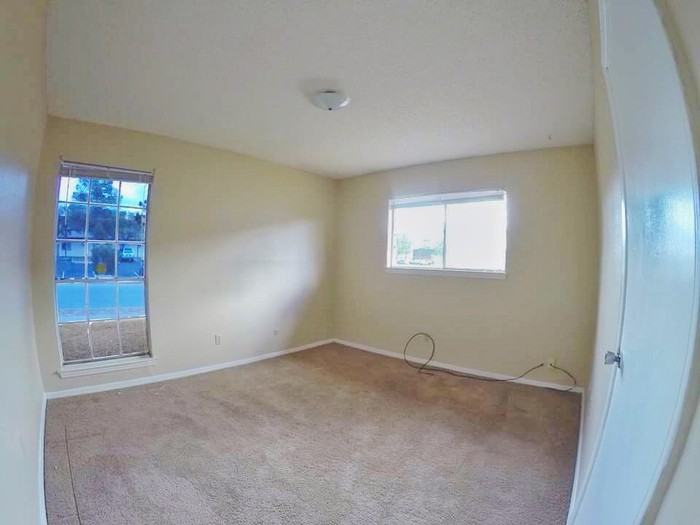 221 Palmary Drive - Photo 2 of 10