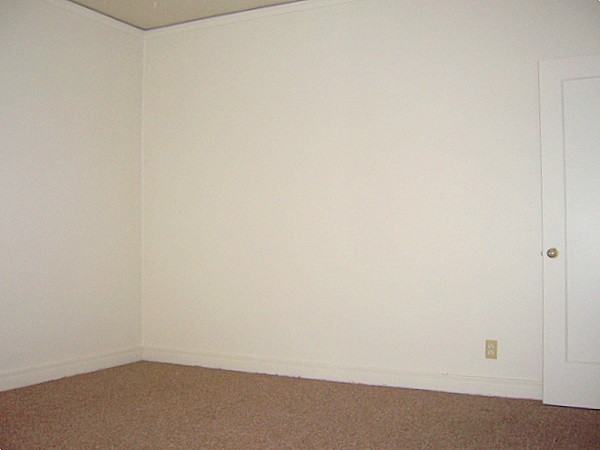 1757 Oxford Street #02 - Photo 3 of 4