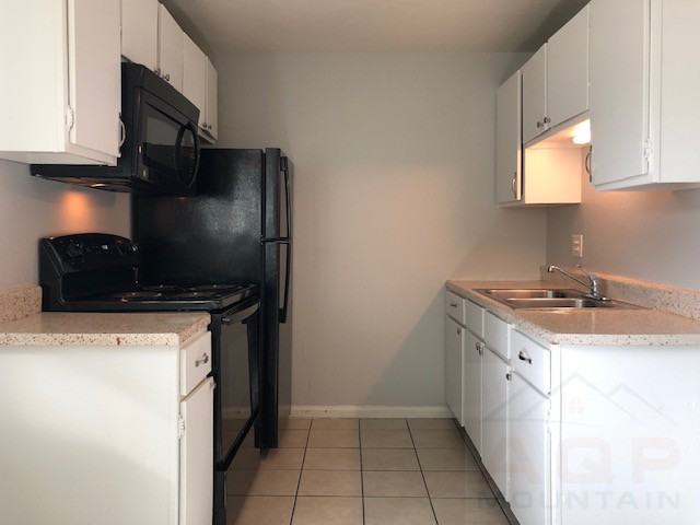 1437 Moline Street - Photo 2 of 8