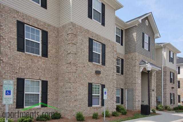 Fulton Place Student Apartments - Photo 3 of 12