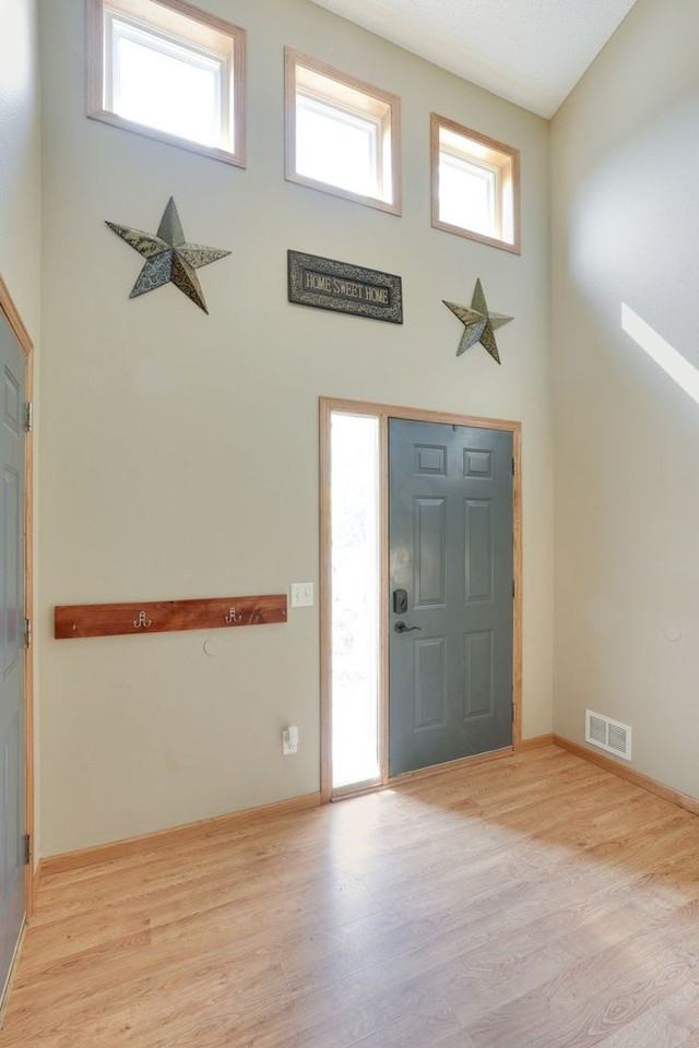 708 1st Avenue Southwest - Photo 3 of 32