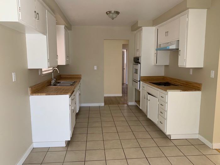 27561 Temple Street - Photo 2 of 11