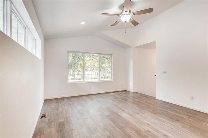 339 5th Avenue South - Photo 3 of 17