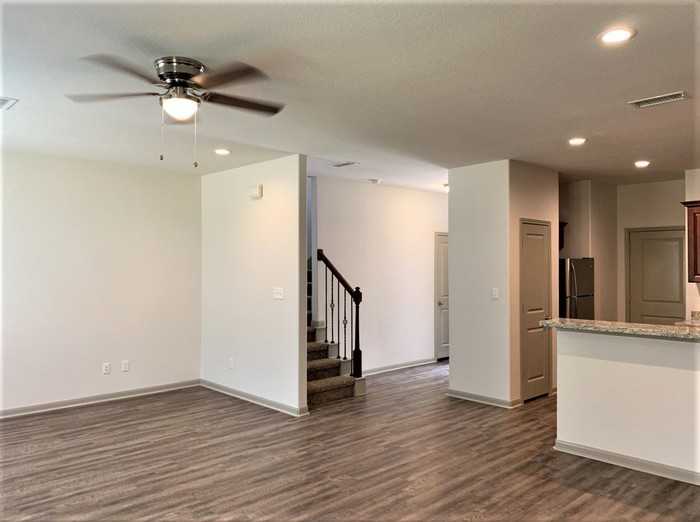 626 Magnolia Bend - Photo 3 of 9