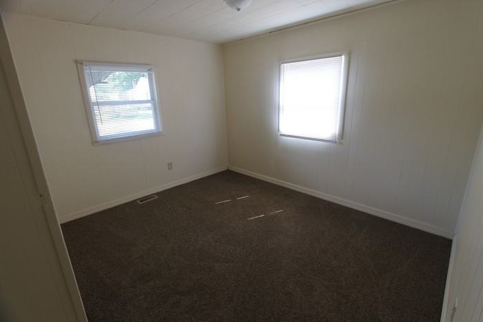 2010 Harding Avenue - Photo 2 of 13