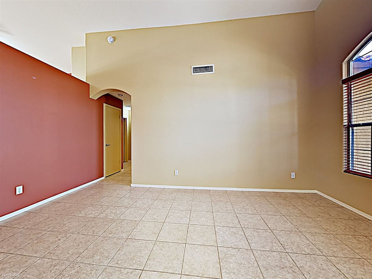 1723 W Boston St - Photo 2 of 20