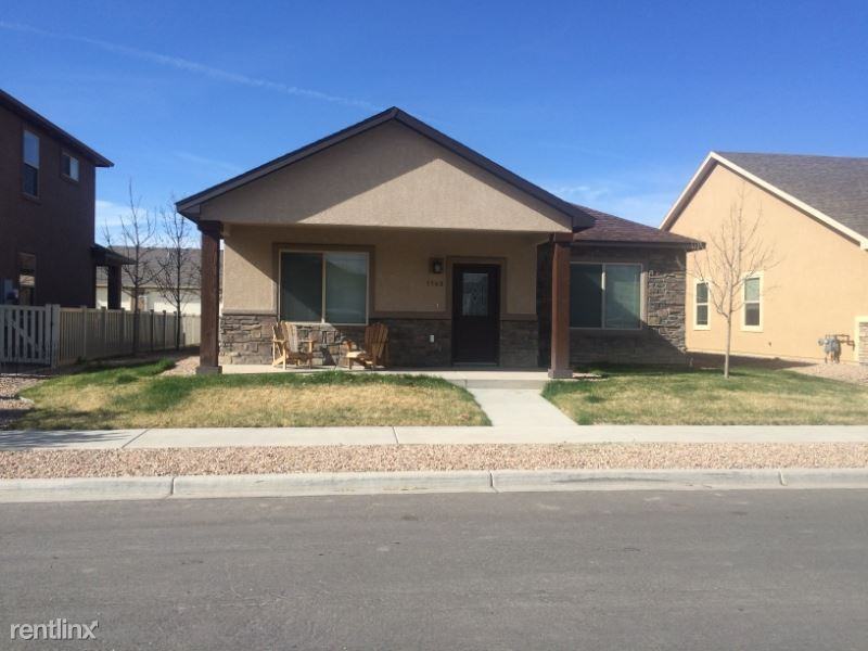 1143 Legacy Way - Photo 2 of 8
