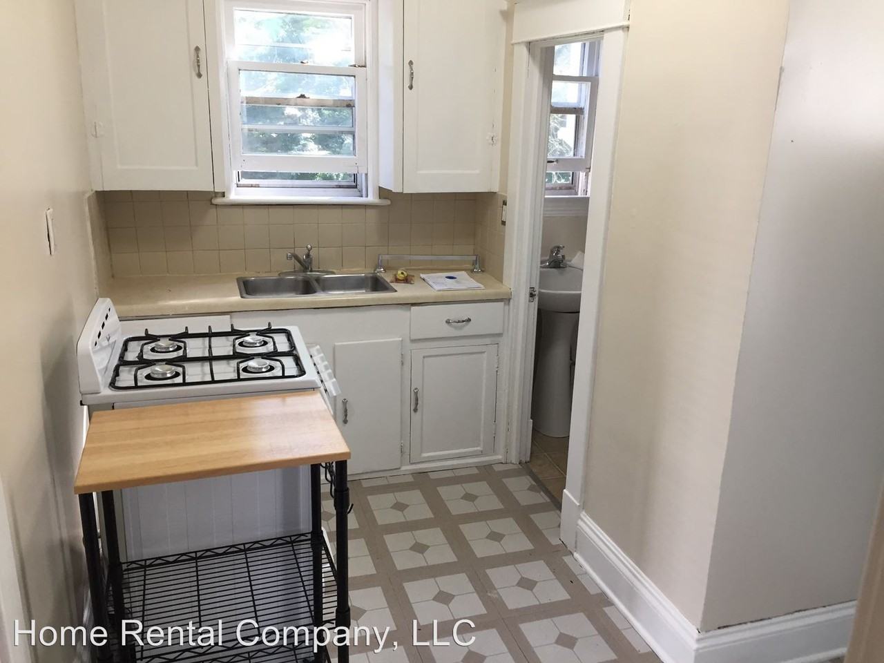 1352 College NE - Photo 2 of 9