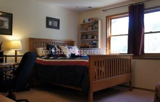 2207 Greenough Ct - Photo 2 of 10