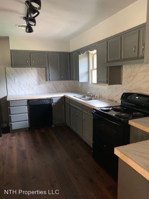 1709 Scotland Avenue - Photo 3 of 6