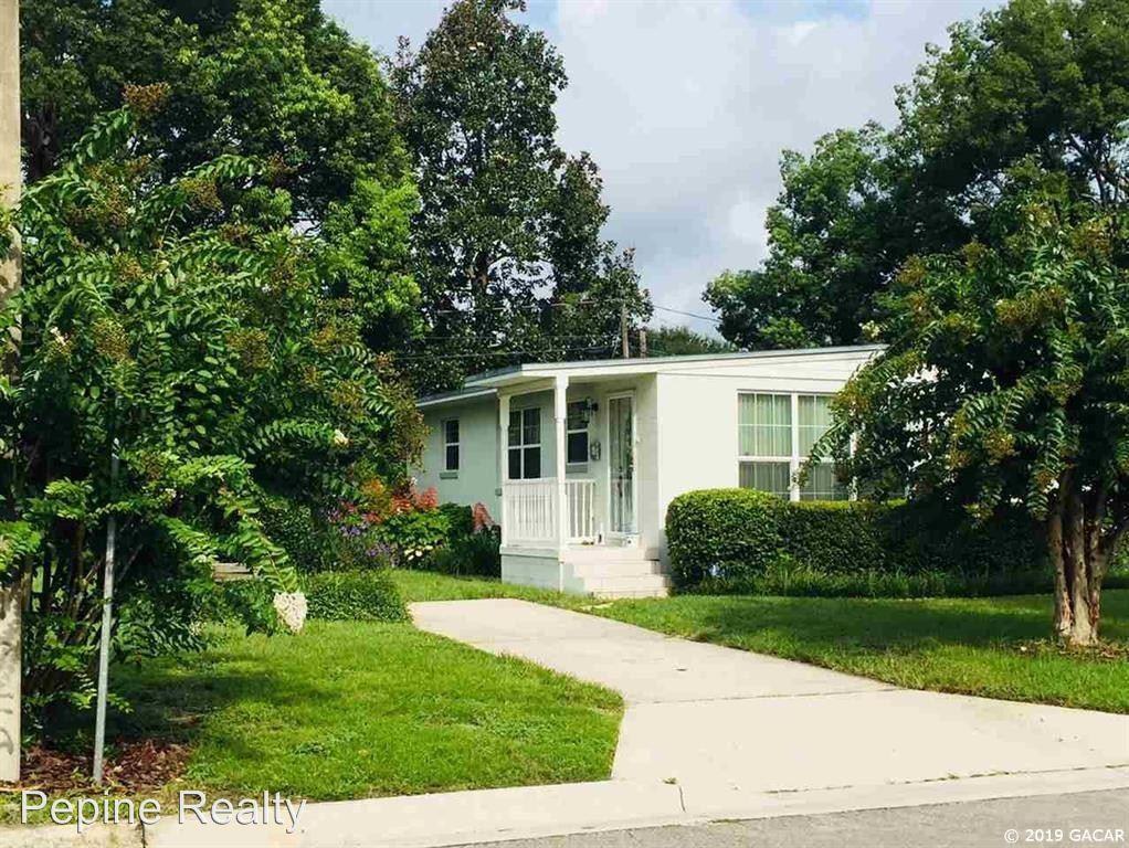 1004 Ne 23rd Street - Photo 3 of 10