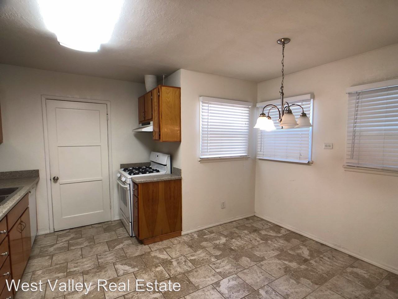 309 S 8th Street - Photo 3 of 9