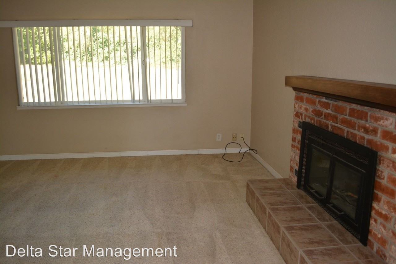 5221 Kauai Way - Photo 2 of 6