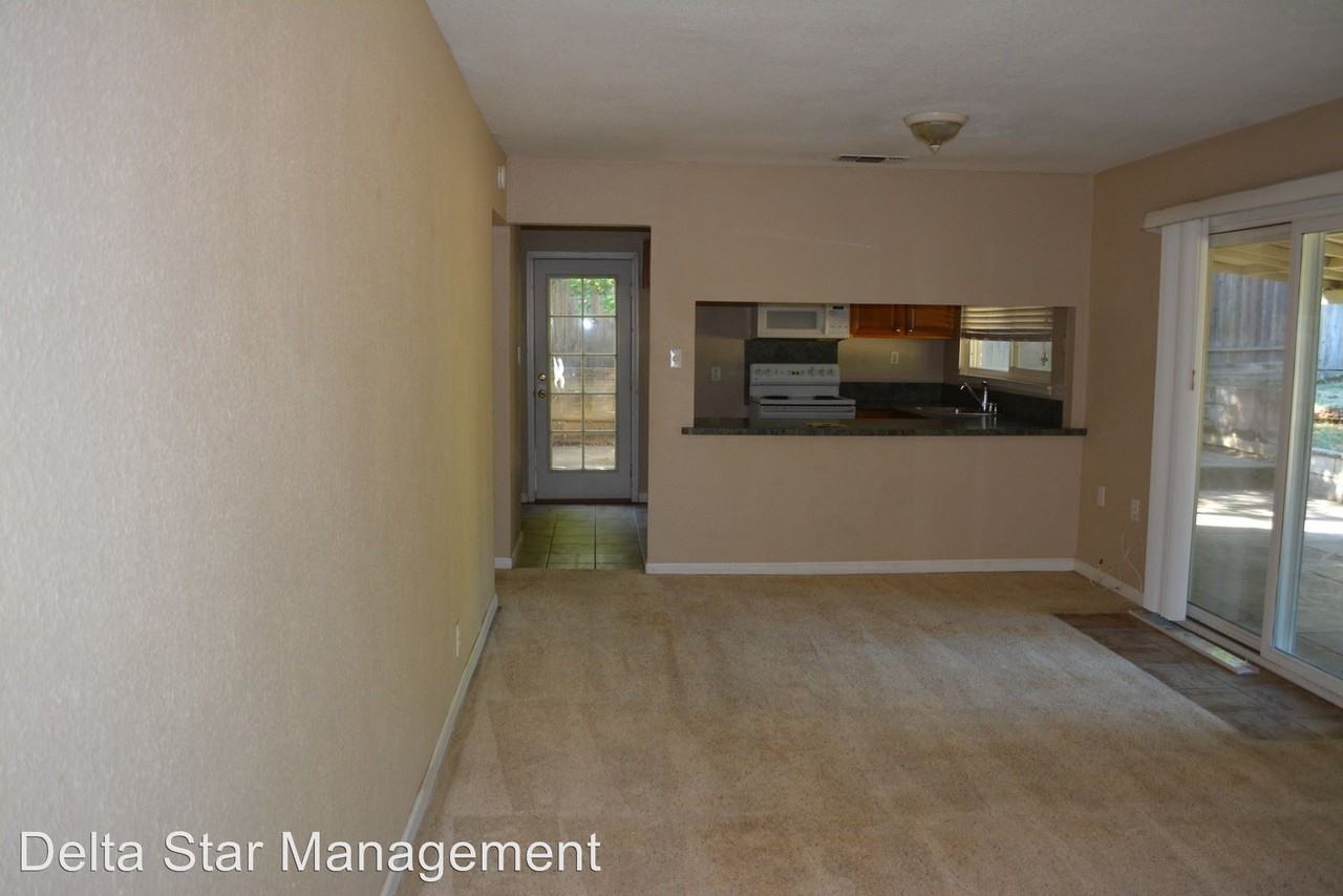 5221 Kauai Way - Photo 3 of 6