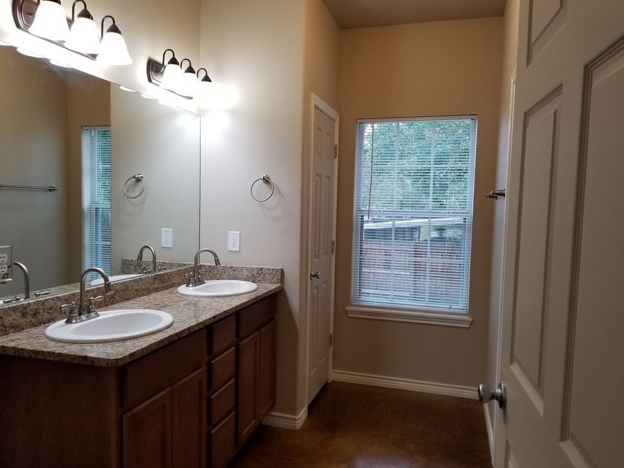 107 Ivy Terrace St - Photo 6 of 9