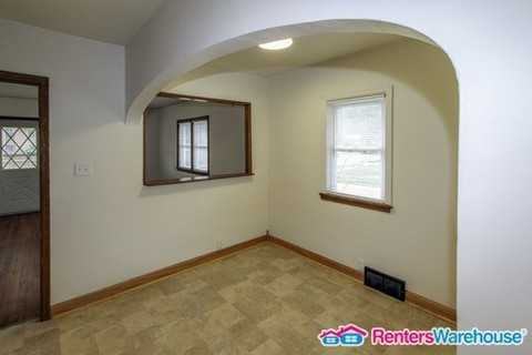 1532 Hull Ave - Photo 3 of 12